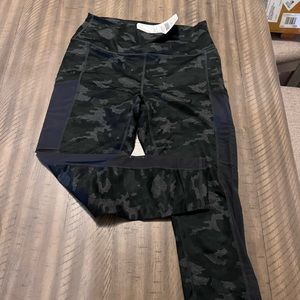 Fabletics cameo running pants with mesh siding